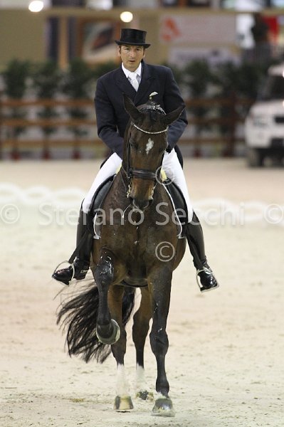 LAUGKS_MEGGLE\'S WELTTALL_MILANO_2011_SS3_9924.jpg